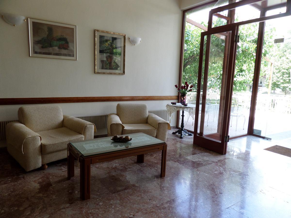 Hotel Astron à Loutra Ipatis Extérieur photo
